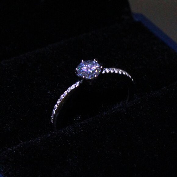 NWOT KRKC & CO Moissanites and Sterling Silver Ring Size 6 - Picture 3 of 7